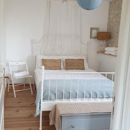 La Chaumiere *