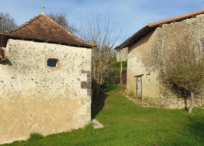 La Chaumiere Сasa de vacaciones Salles-Lavalette